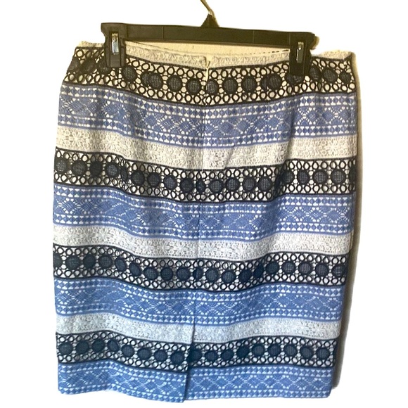 TALBOTS PETITE | Lace | Fully lined | zipper back skirt - Picture 2 of 7